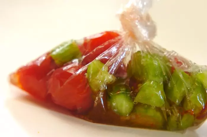 キュウリとトマトの甘酢漬けの作り方2