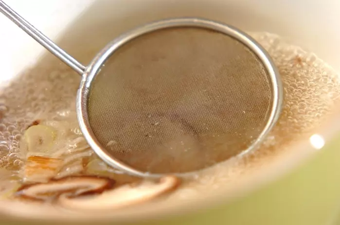シイタケとニラの中華スープの作り方2