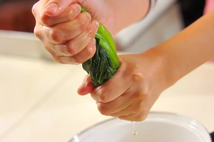 小松菜のゴマ和えの作り方1