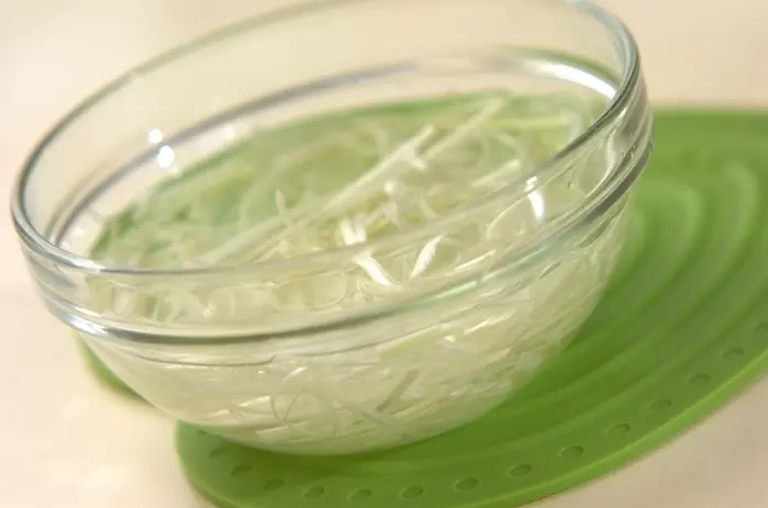 韓国風白髪ねぎのコチュジャン和え(パジョリ)サムギョプサルに欠かせないの作り方1