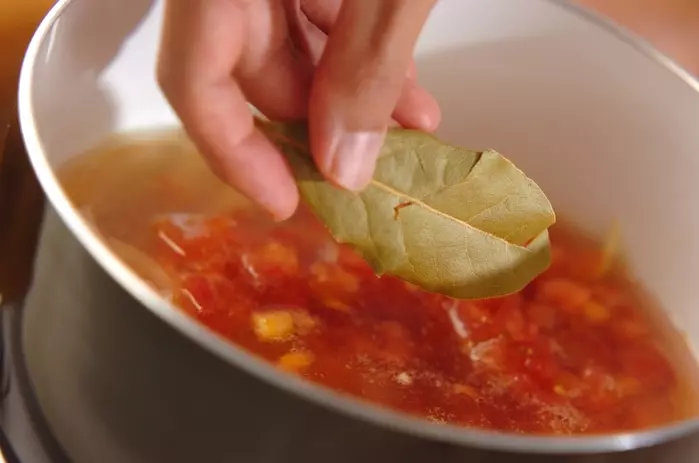 キャベツとトマトのスープの作り方1