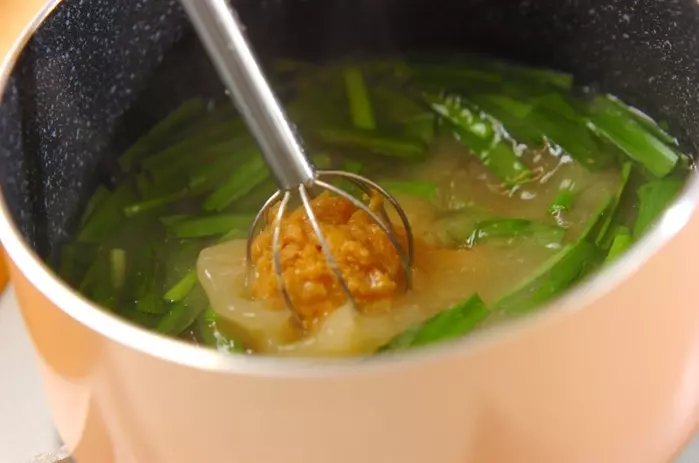 ニラタマみそ汁の作り方2