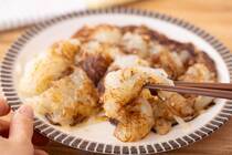 鶏ガラの旨味を吸ったとろとろ大根が絶品！<br />フライパン1つでちゃちゃっとできるから、洗い物も少なく楽々完成します。