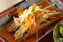 カルシウムたっぷりの「ししゃも」。フライパンで簡単に焼いて味付けできるレシピや、唐揚げ、南蛮漬けなど試してみたくなるレシピ10選を紹介します。頭から丸ごと食べたくなること間違いなし！お弁当やおつまみにもおすすめですよ。