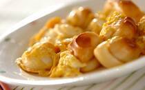 大豆ミートが肉の代用品として浸透している中、 日本の伝統食材「お麩」が世界的に注目されています。お麩は小麦粉に含まれるグルテンを取り出し、餅粉などを加えて加工したもの。高たんぱく・低カロリーでダイエット中の食事作りやおかずのかさ増しにも役立ちます。そこで今回は、お麩を使ったレシピ【20選】をご紹介。