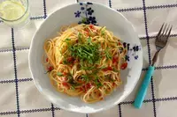 カリカリ食感を楽しむ【カリカリ梅】活用レシピ12選！青梅のしょうゆ漬けの作り方も！