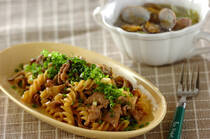 薄着の季節が近づくと気になるのがダイエット。カロリーの低い単品料理はよくあるけれど、いざ献立となると迷う方も多いのではないでしょうか。そこで、低カロリー高タンパクの食材を組み合わせたトータルで500kcal以下の健康的な「ダイエット献立」をご紹介します。