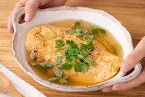 タコ焼き器を使わない「丸めない明石焼き」のレシピを紹介します！