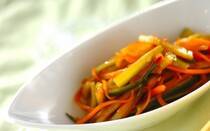 ズッキーニと聞くとイタリアンやフレンチのような洋風レシピをイメージする方が多いのではないでしょうか？実は、ズッキーニは和風の味付けとも相性が良いんですよ。今回は、ズッキーニを和風にアレンジしたレシピを3選ご紹介。新しいおいしさを発見したい方は必見です！