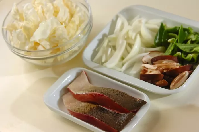 鮭のガーリックバターチャンチャン焼きの下準備1