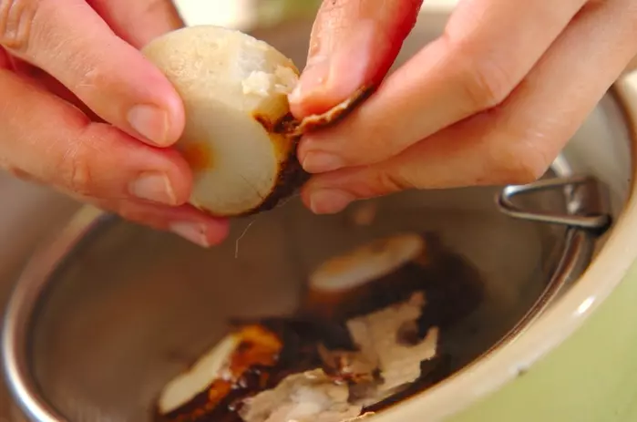 里芋のみそ汁の作り方1