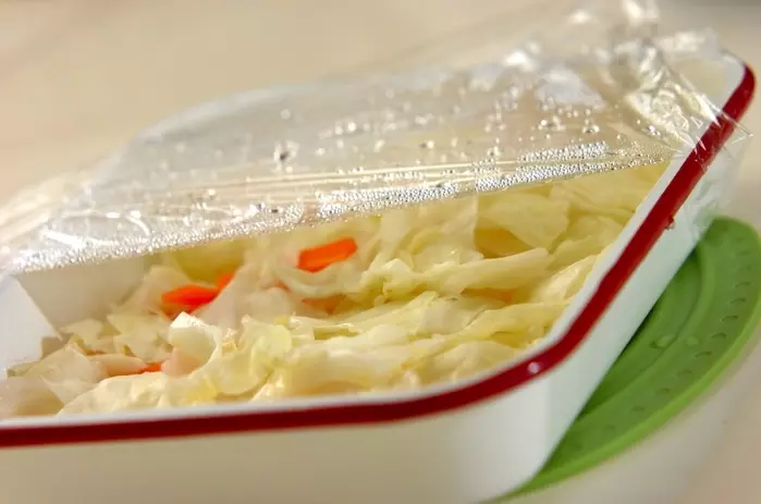 キャベツのホットサラダの作り方1