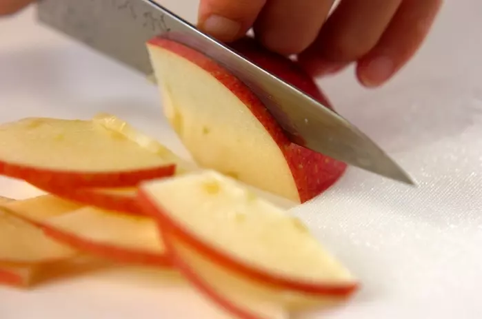 アップルパイ春巻きの下準備1