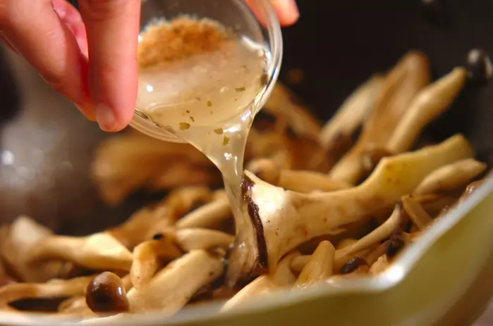 キノコのホットサラダの作り方2