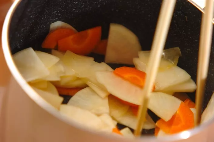 具だくさんみそ汁の作り方1