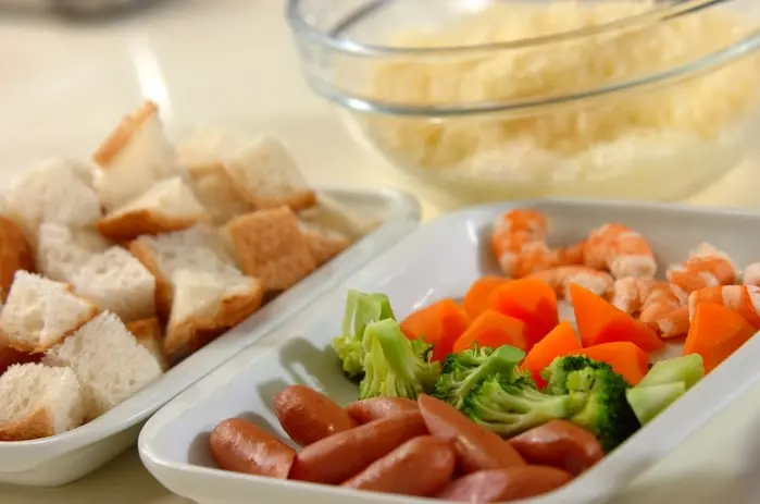 おうちで簡単!子どもと楽しむチーズフォンデュ by 西川 綾さんの下準備3