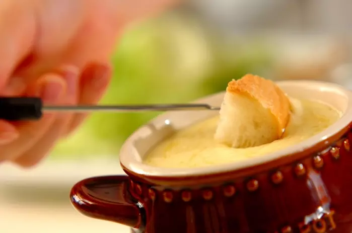 おうちで簡単!子どもと楽しむチーズフォンデュ by 西川 綾さんの作り方4