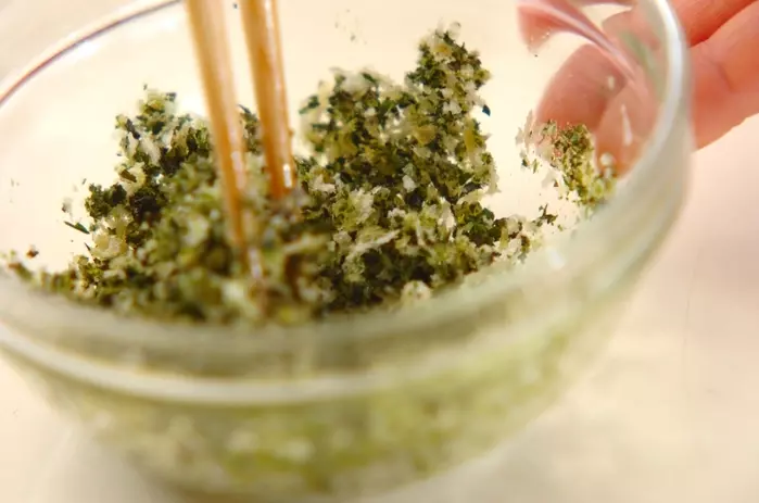 マッシュルームのパン粉焼きの下準備1