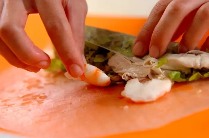 生春巻きの作り方1