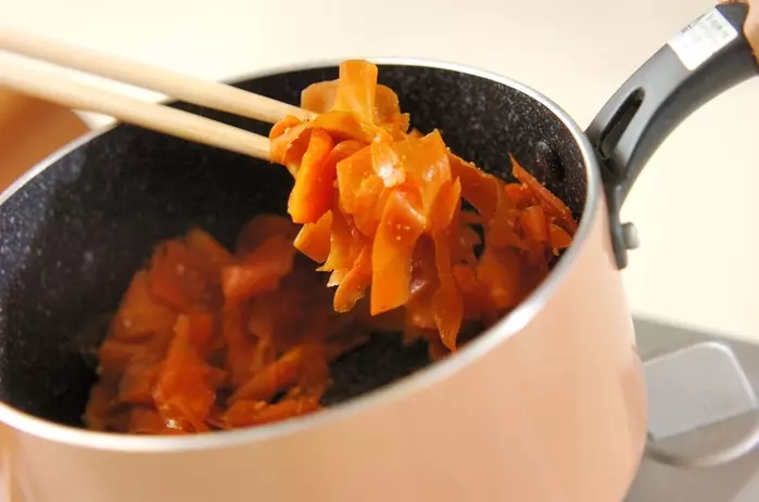 ヒラヒラニンジンの甘辛煮の作り方3