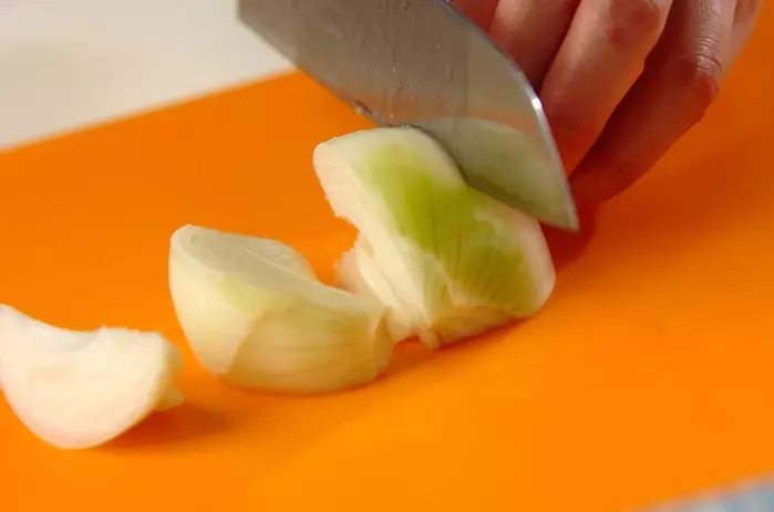 オニオンスープの下準備1