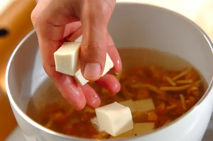 ナメコの赤だしの作り方1