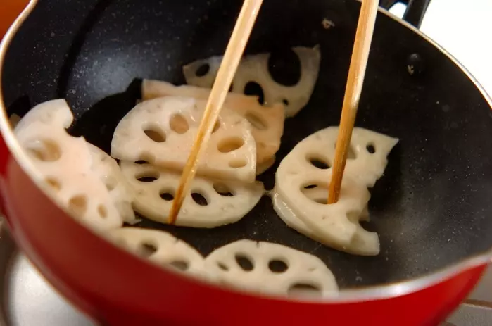 レンコンきんぴらの作り方1