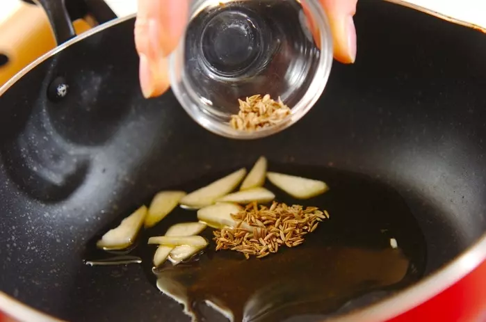 カリフラワーのクミン風味の作り方1