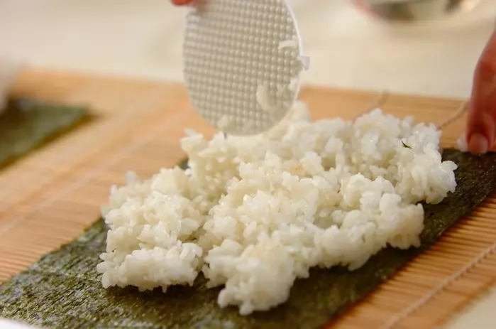 具材たっぷり恵方巻きの作り方7