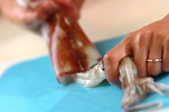 基本!イカのソテー 後引く美味しさの下準備1