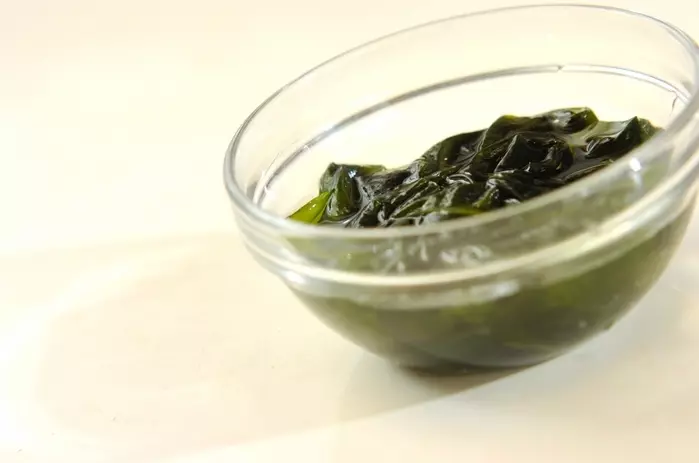 ワカメスープの下準備1