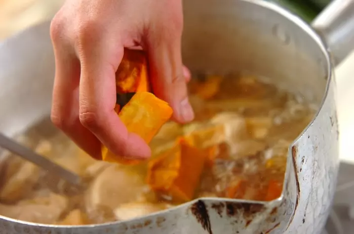 煮とかしカボチャのほうとうの作り方2