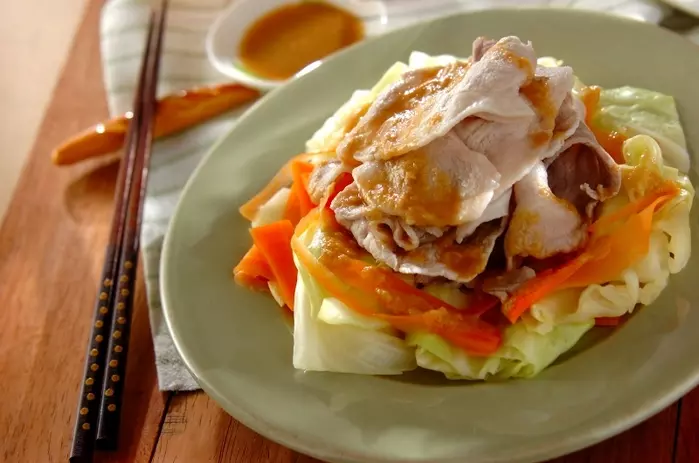 ゴマダレでごはんがススム!キャベツたっぷりやわらか豚しゃぶ
