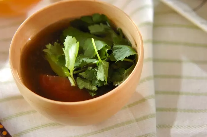 梅干しとミツバのおすまし