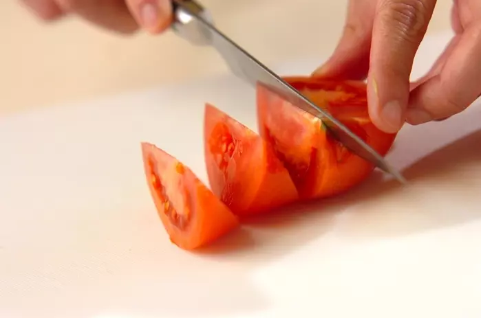 チキンのシーザーサラダの下準備1