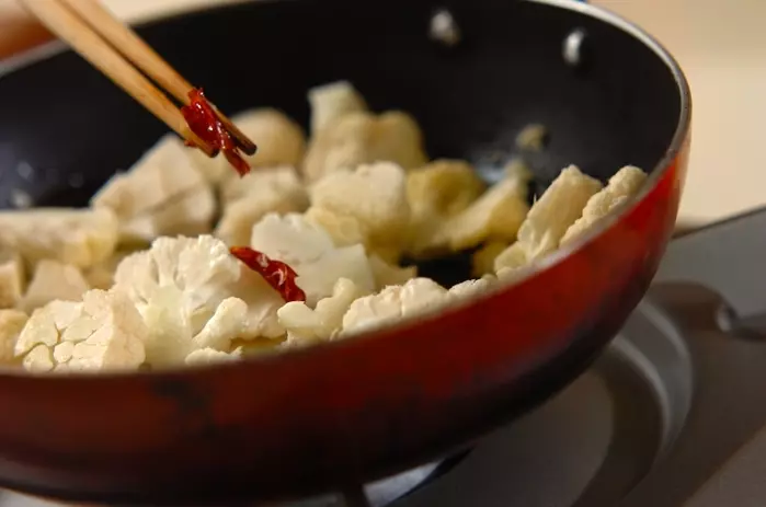 カリフラワーのペペロンチーノの作り方2