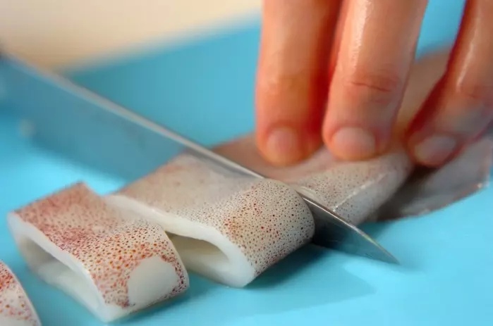 カリフラワーとイカのマリネの下準備1