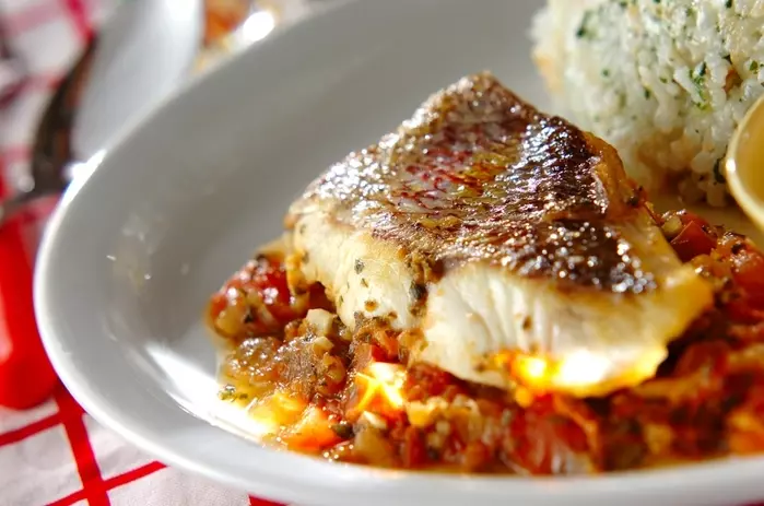 生トマトで!短時間でトマトソースに 鯛をオシャレに