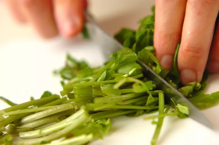 主役級のおいしさ！クレソンとベーコンのマスタードサラダ by 松崎　恵理さんの下準備1