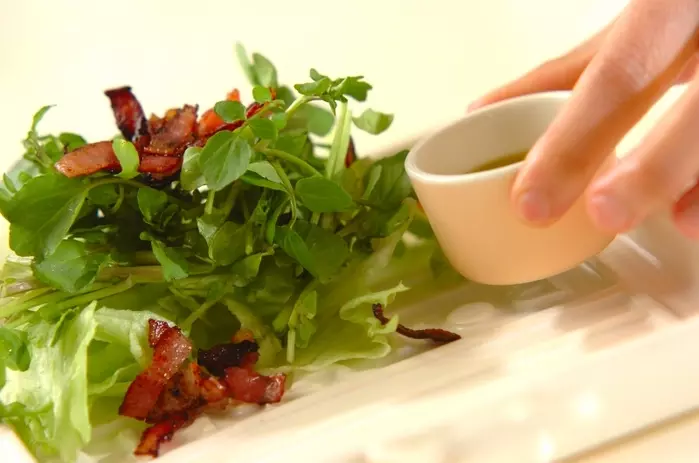 主役級のおいしさ！クレソンとベーコンのマスタードサラダ by 松崎　恵理さんの作り方3