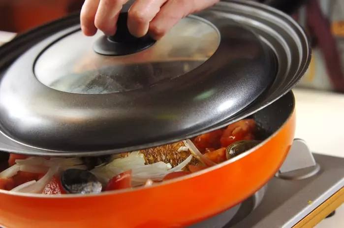 切り身で簡単！鯛のアクアパッツァ by 松崎 恵理さんの作り方2