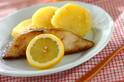 【今日の献立】2024年4月3日(水)「レモンとバター黄金の組み合わせ！カレイのレモンバタームニエル」