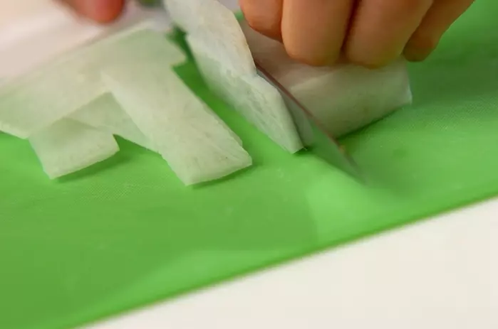 大根とツナの和え物の作り方1