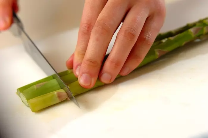 ミモザサラダの下準備1