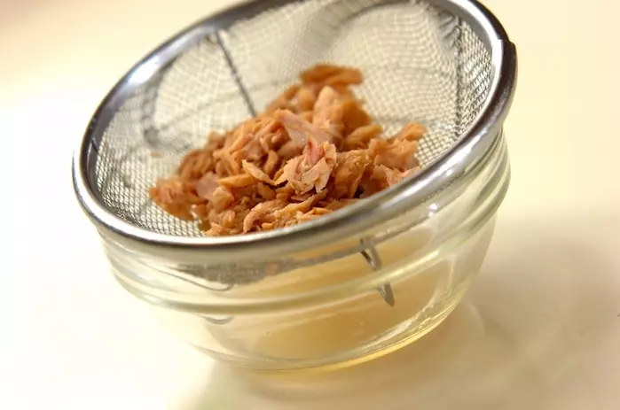 大根とツナの和え物の下準備1