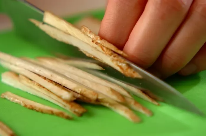 新ゴボウの塩きんぴらの下準備1