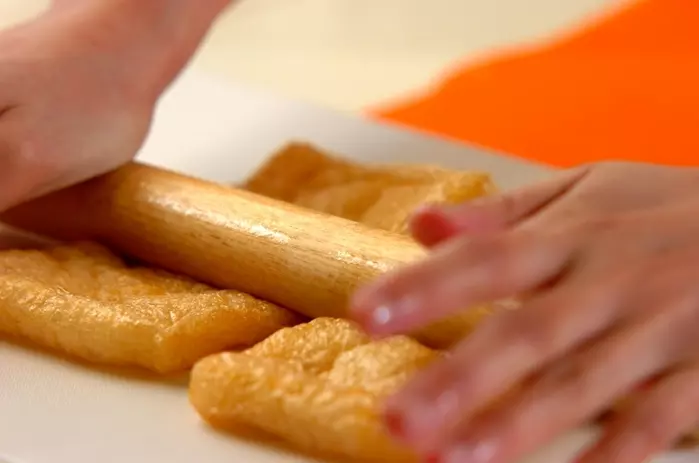 油揚げの袋焼き山椒風味の下準備1