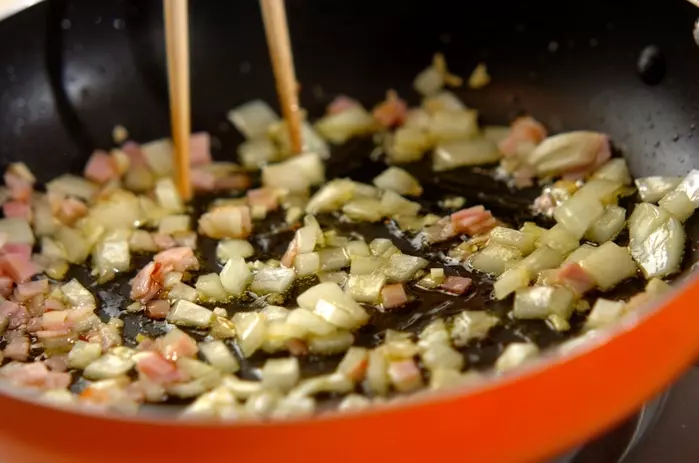 鮭とハマグリのフライパンパエリアの作り方2