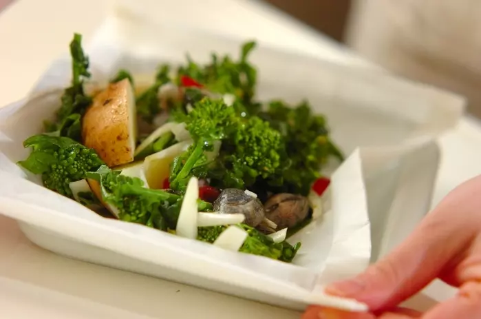 シーフードと春野菜のカルトッチョの作り方2