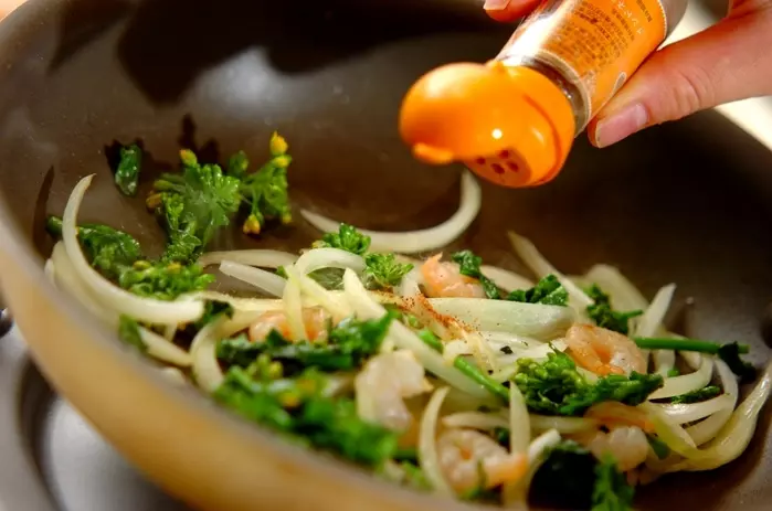 エビと菜の花のキッシュの作り方1